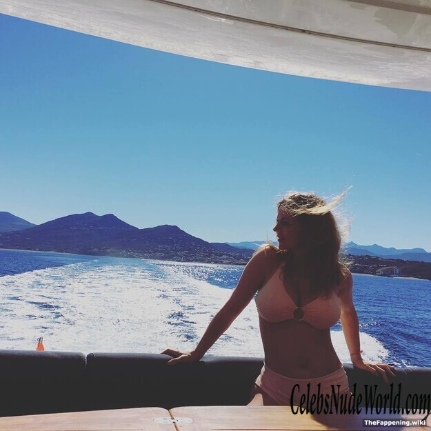 Geri Halliwell Nude 204958