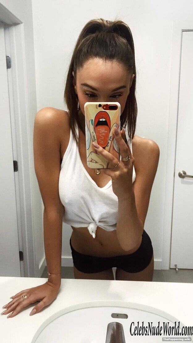 Alexis Ren Nude 205350