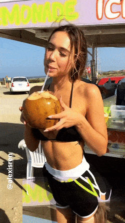 Alexis Ren Nude 205365