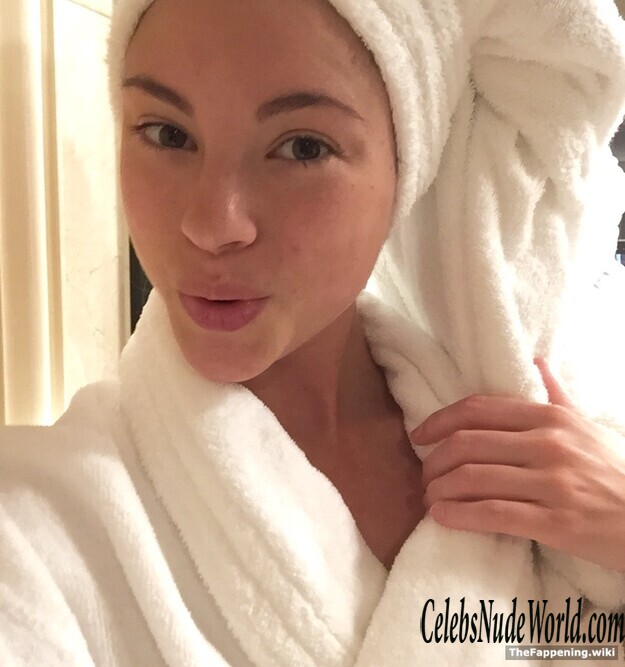 Allie Gonino Nude 205902