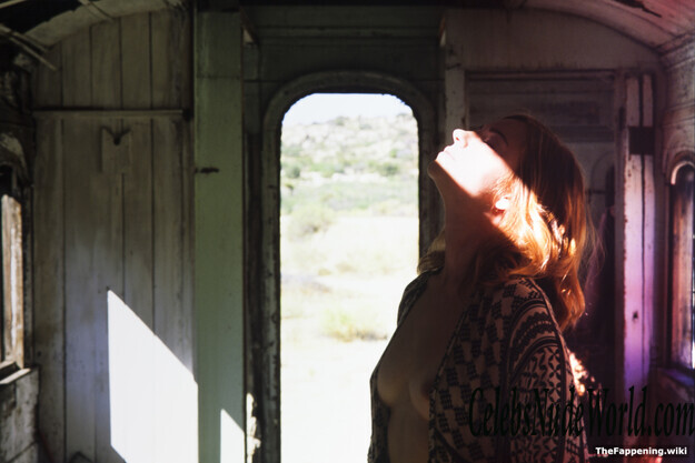 Allie Gonino Nude 205908