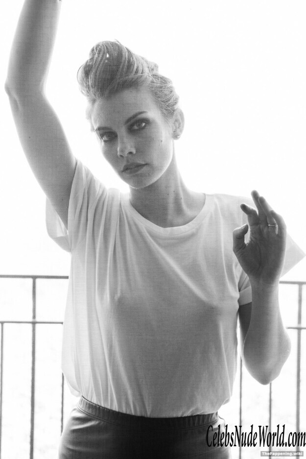 Lauren Cohan Nude 206197