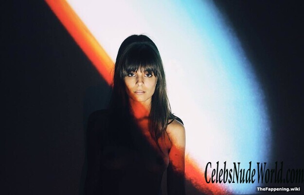 Caitlin Stasey Nude 206554