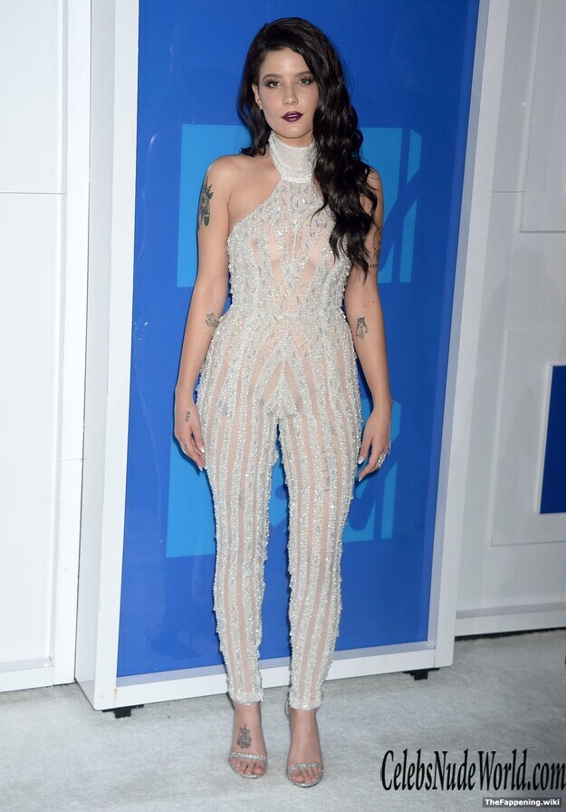 Halsey Nude 207478