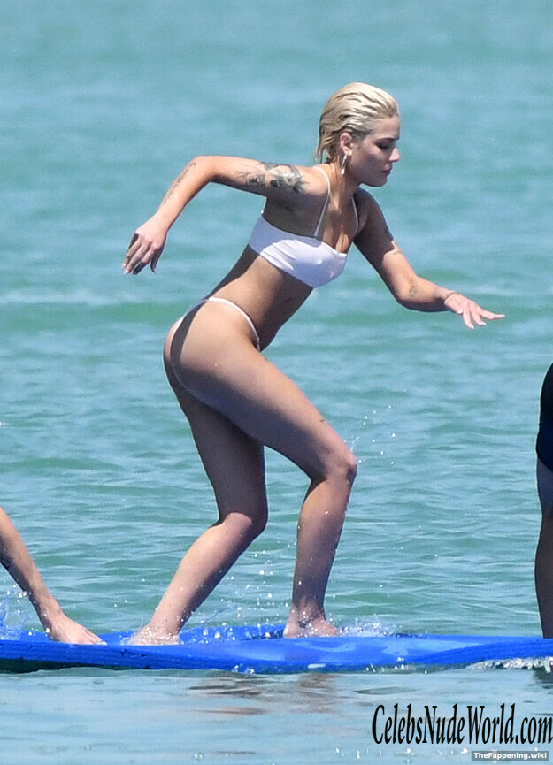 Halsey Nude 207516