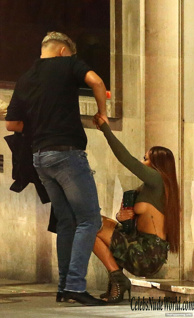 Jesy nelson topless
