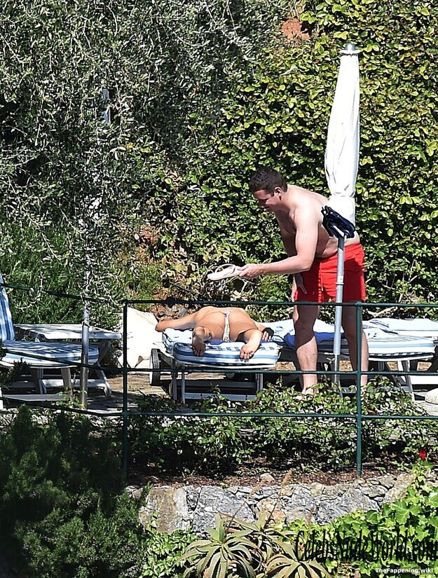 Laura Barriales Nude 208434