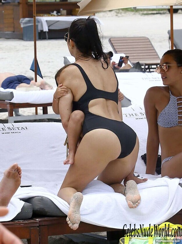 Kourtney Kardashian Nude 208537