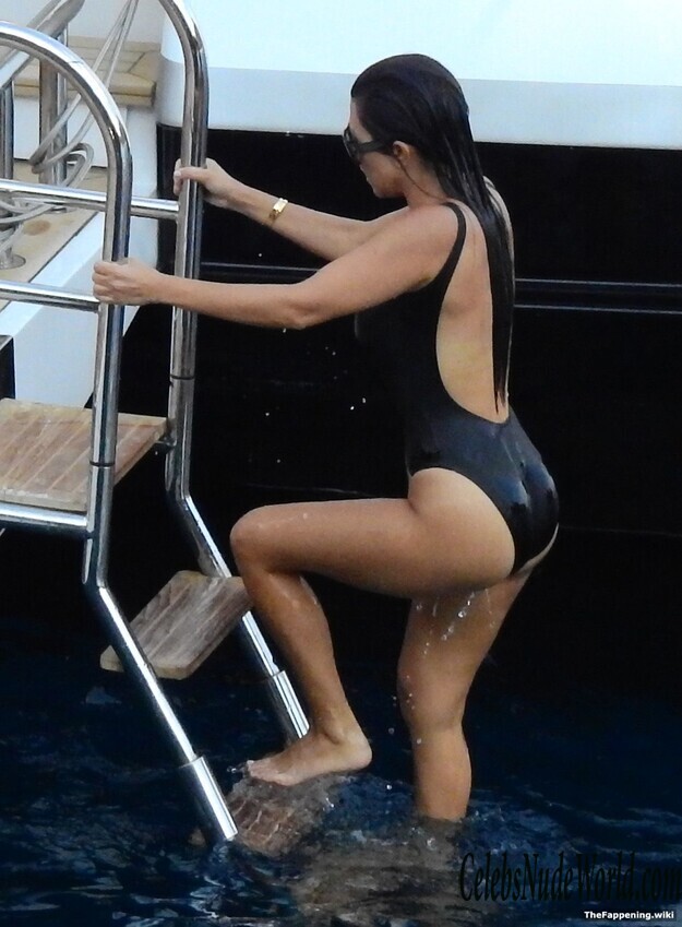 Kourtney Kardashian Nude 208550