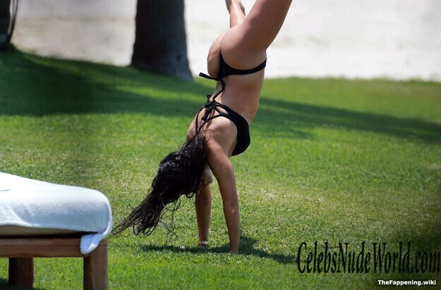 Kourtney Kardashian Nude 208586