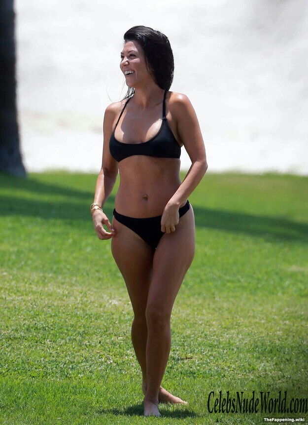 Kourtney Kardashian Nude 208592