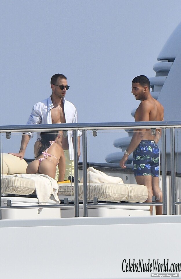 Kourtney Kardashian Nude 208610