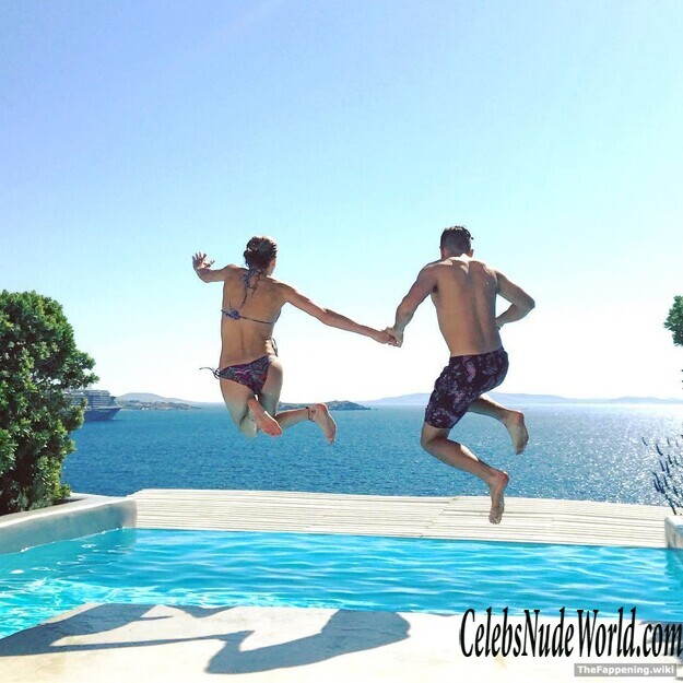 Katie Cassidy Nude 209280