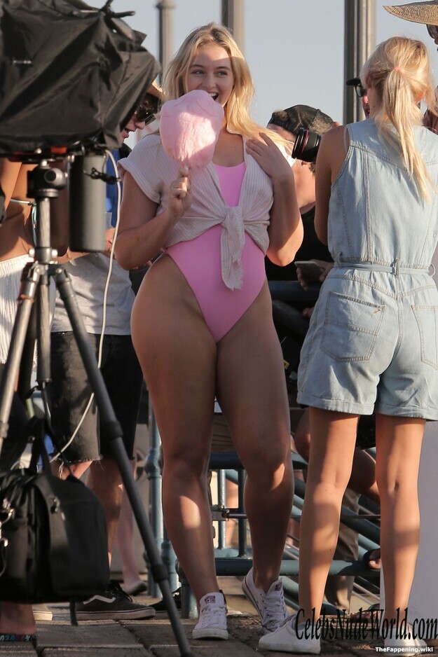 Iskra Lawrence Nude 209530