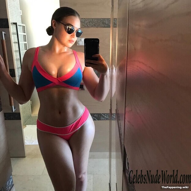 Iskra Lawrence Nude 209544