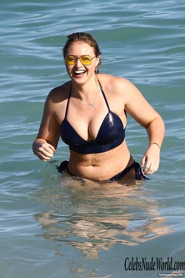 Iskra Lawrence Nude 209564