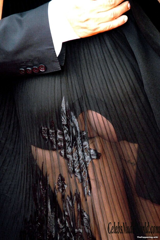 Nabilla Benattia Nude 209573