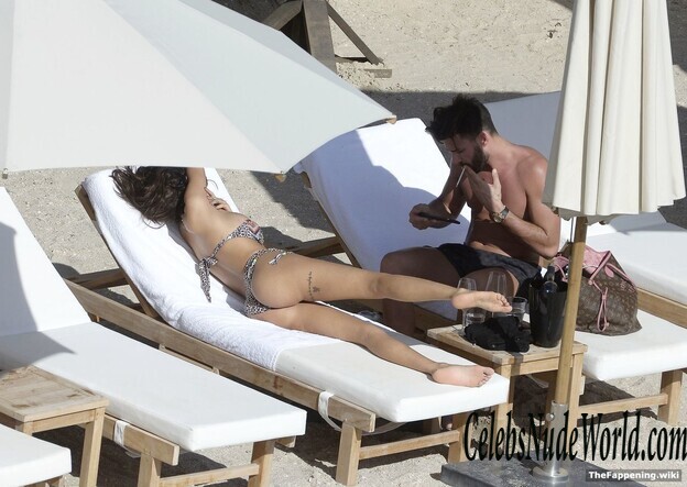 Nabilla Benattia Nude 209604