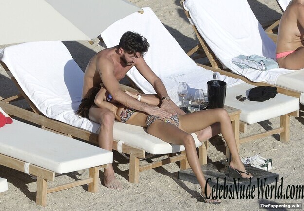 Nabilla Benattia Nude 209610