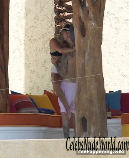 Justin Bieber & Sofia Richie Nude 209708