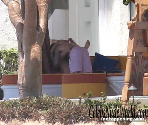 Justin Bieber & Sofia Richie Nude 209709