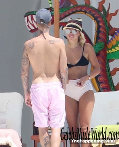 Justin Bieber & Sofia Richie Nude 209712