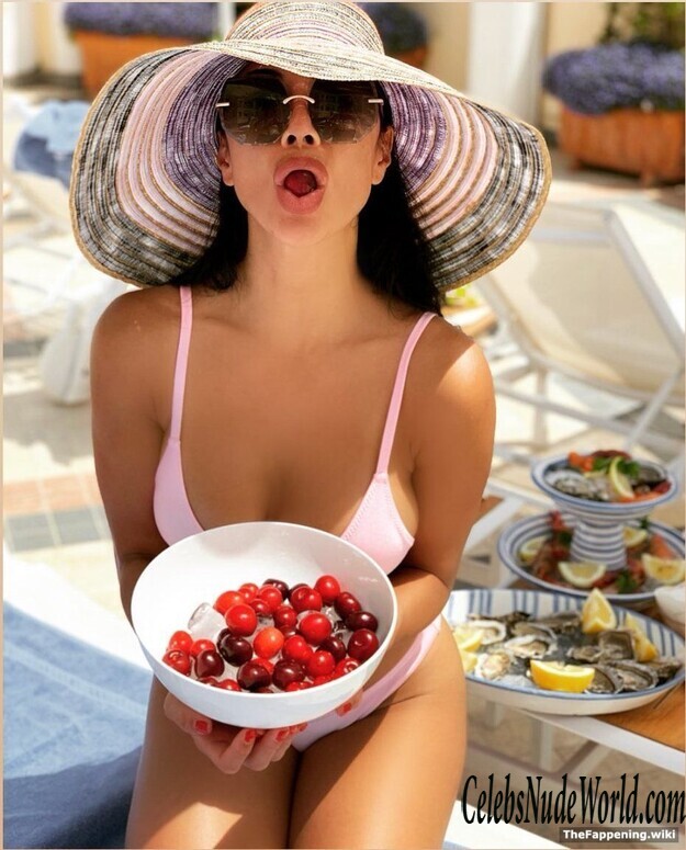 Nicole Scherzinger Nude 210222