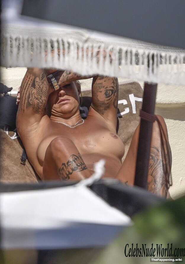 Madeleine Vall Beijner Nude 210376