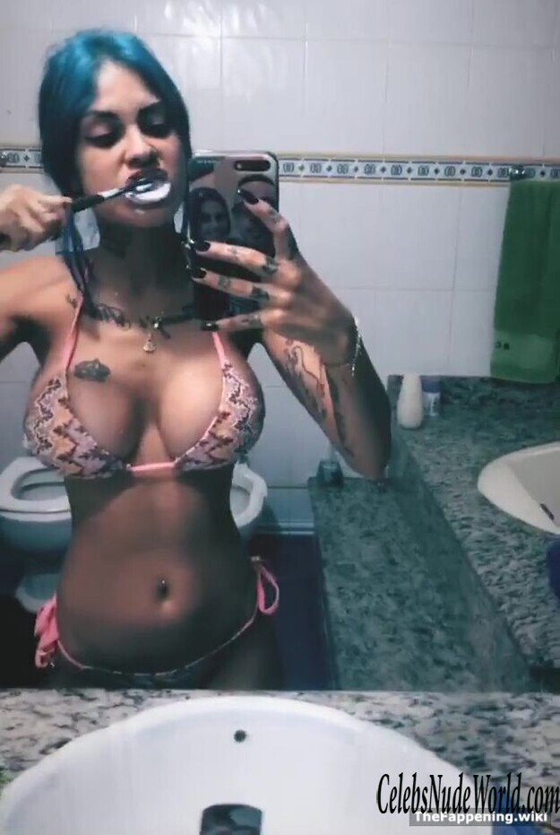 Tati Zaqui Nude 210519