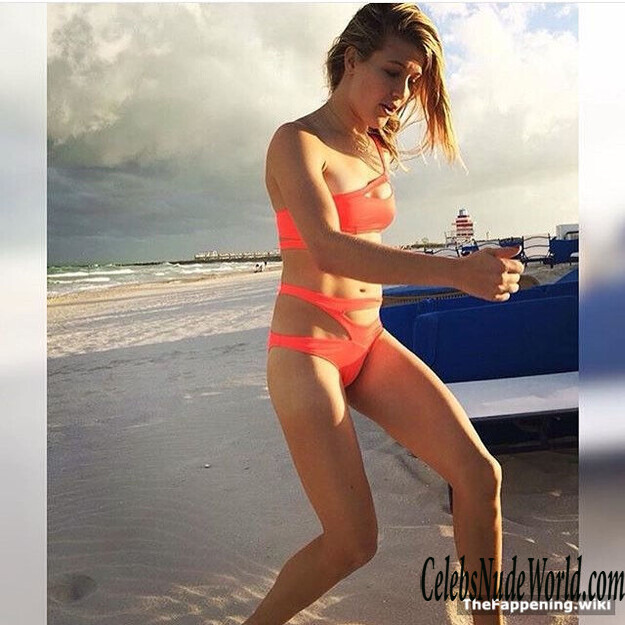 Gugenie Bouchard Nude 210761