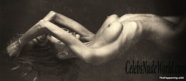 Charlotte McKinney special selection gallery 210930