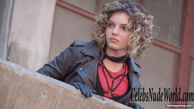 Camren Bicondova Nude 211407