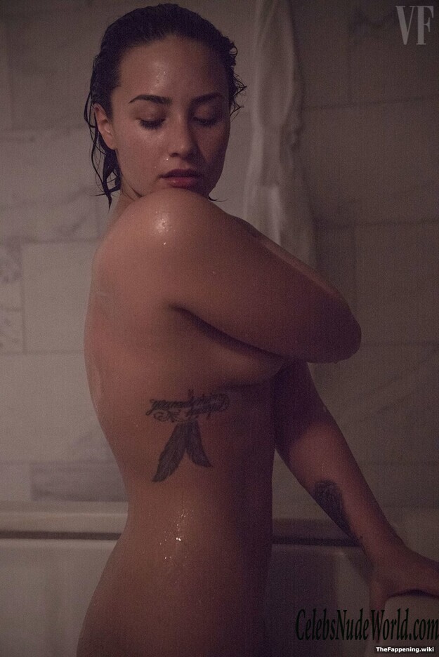 Nude Demi Lavato