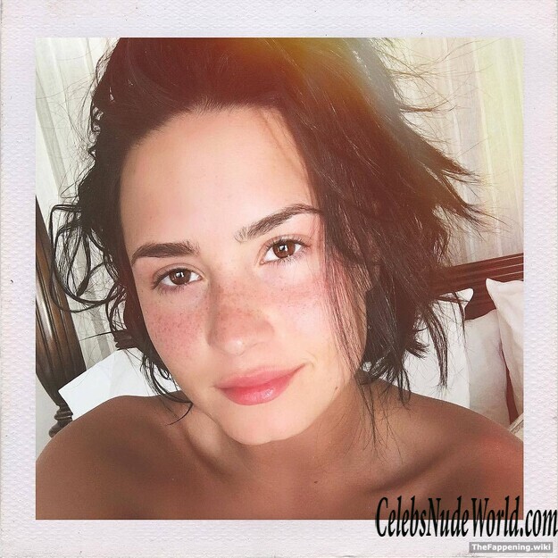 Demi Lovato Nude 211613