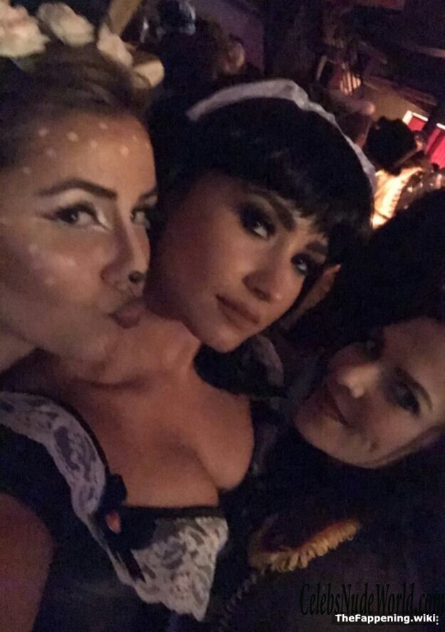 Demi Lovato Nude 211635