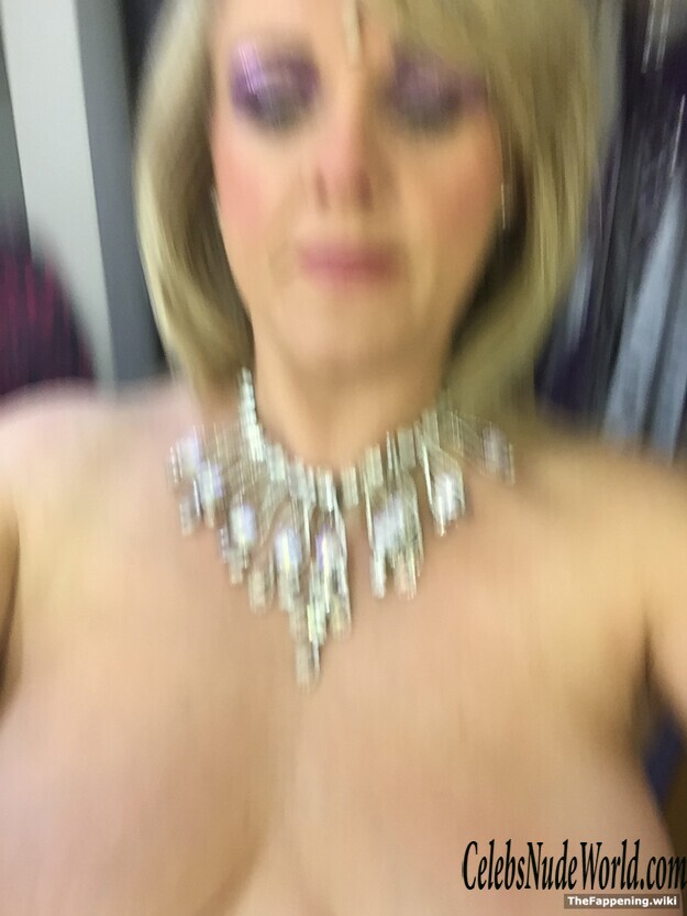 Sally Lindsay Nude 211851