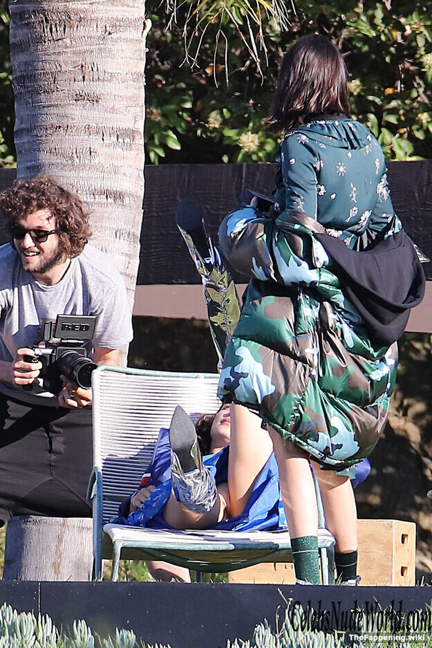 Bella Hadid Nude 211960