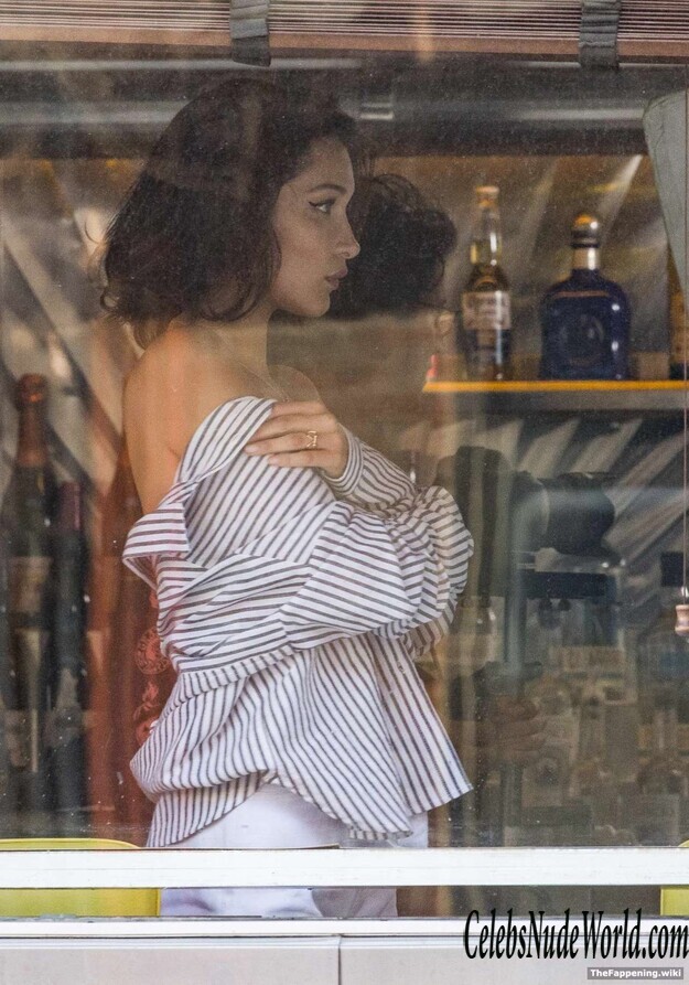 Bella Hadid Nude 211997