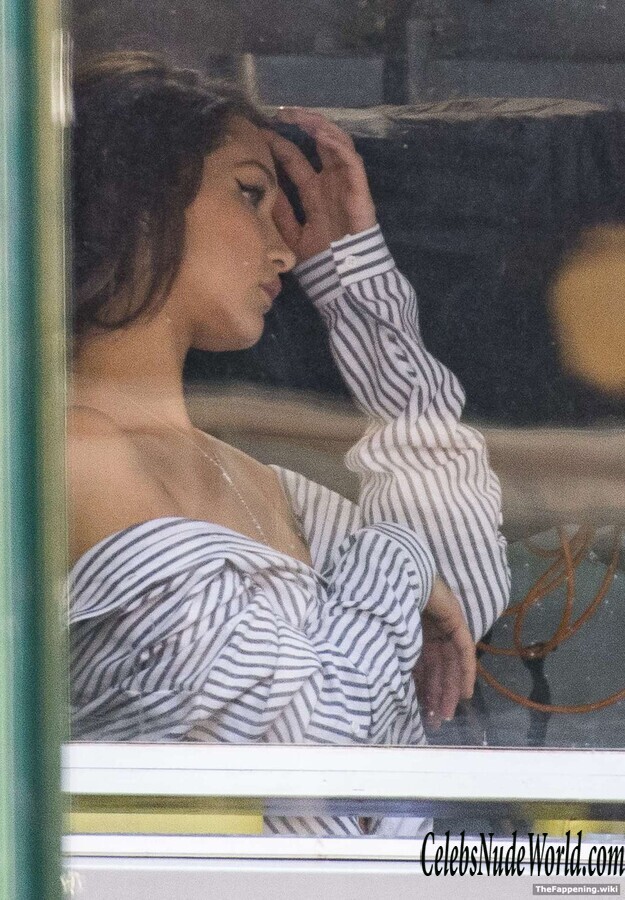 Bella Hadid Nude 212000