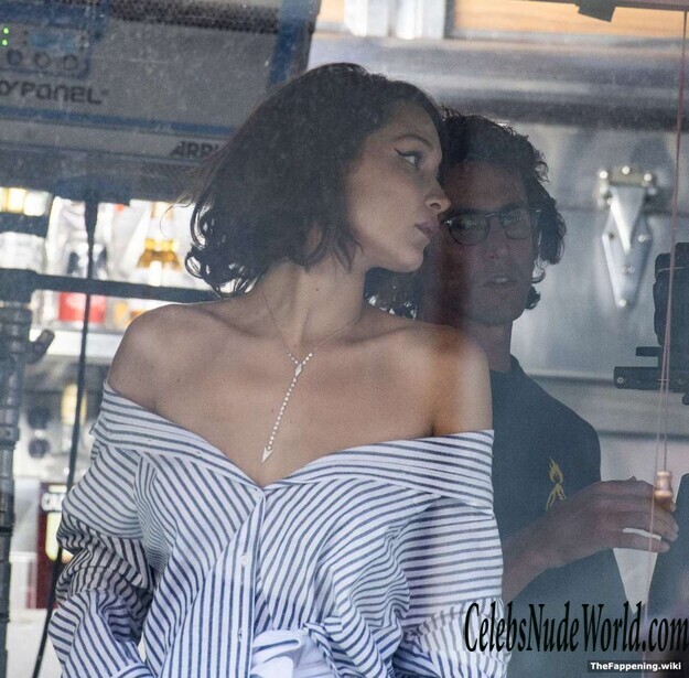 Bella Hadid Nude 212001