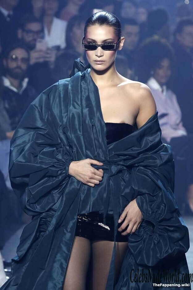 Bella Hadid Nude 212033