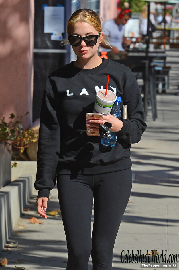 Ashley Benson Nude 212339