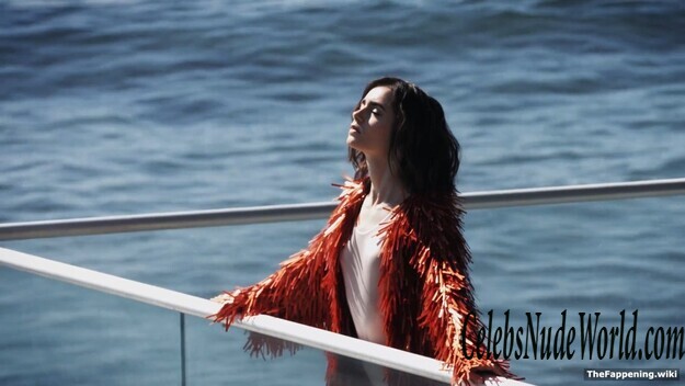 Lily Collins Nude 212364