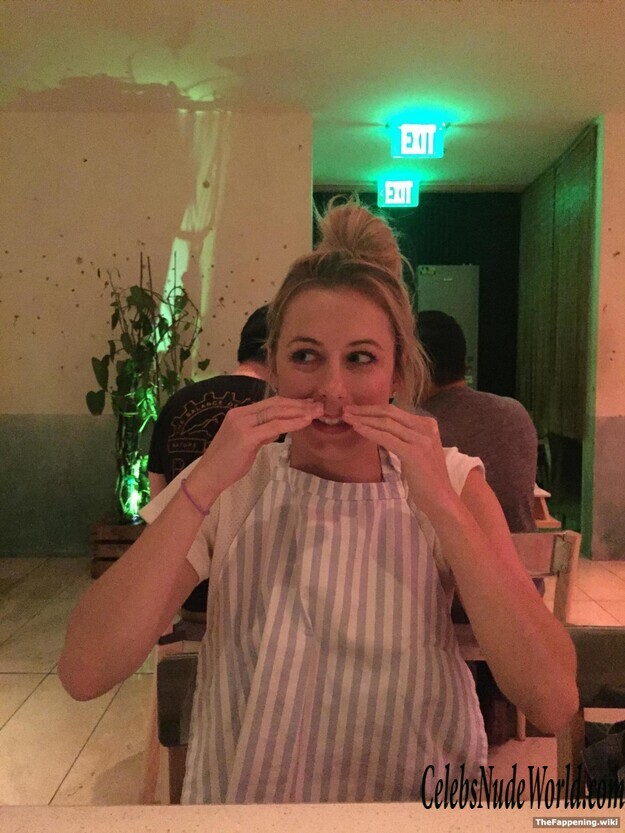 Iliza Shlesinger Nude 212559