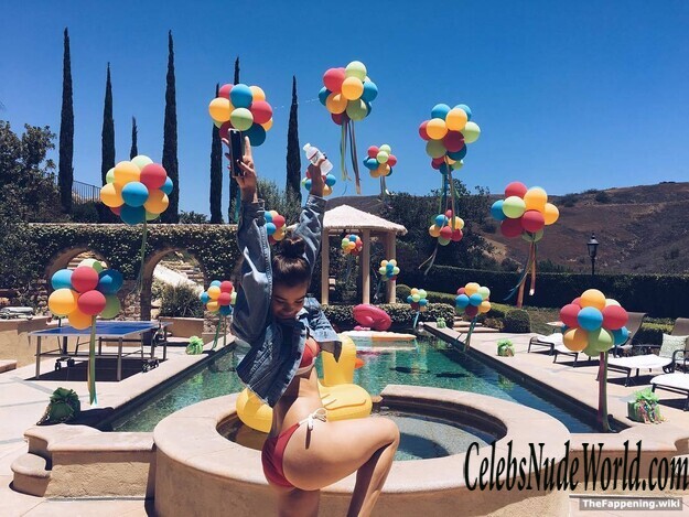 Hailee Steinfeld Nude 212637