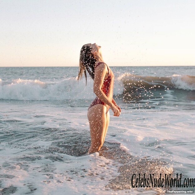 Bonnie Wright Nude 213304