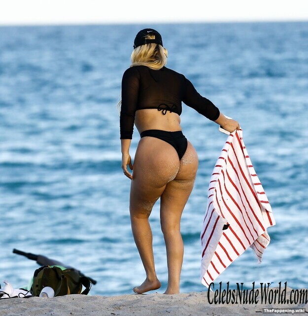 Andrea Gaviria Nude 213648