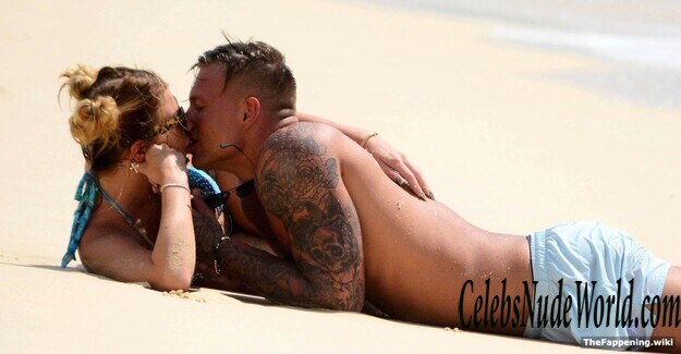 Olivia Buckland Nude 213985