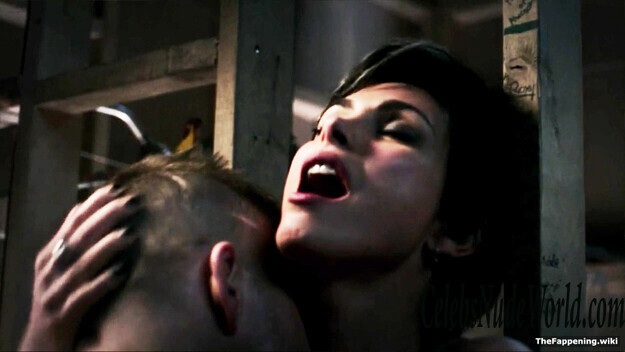 Morena Baccarin Nude 214923