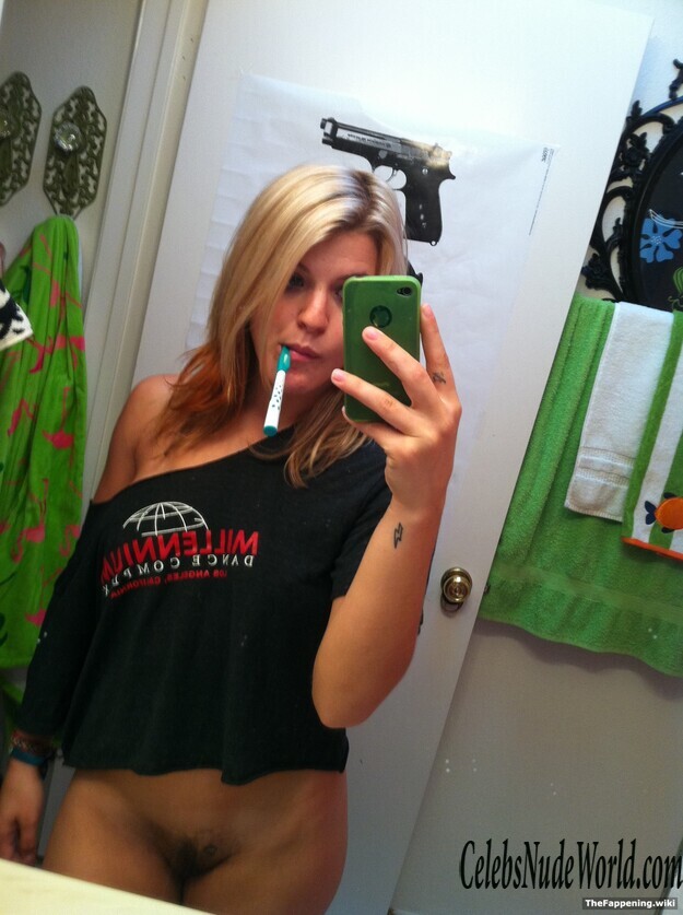 Janelle Ginestra Nude 216990